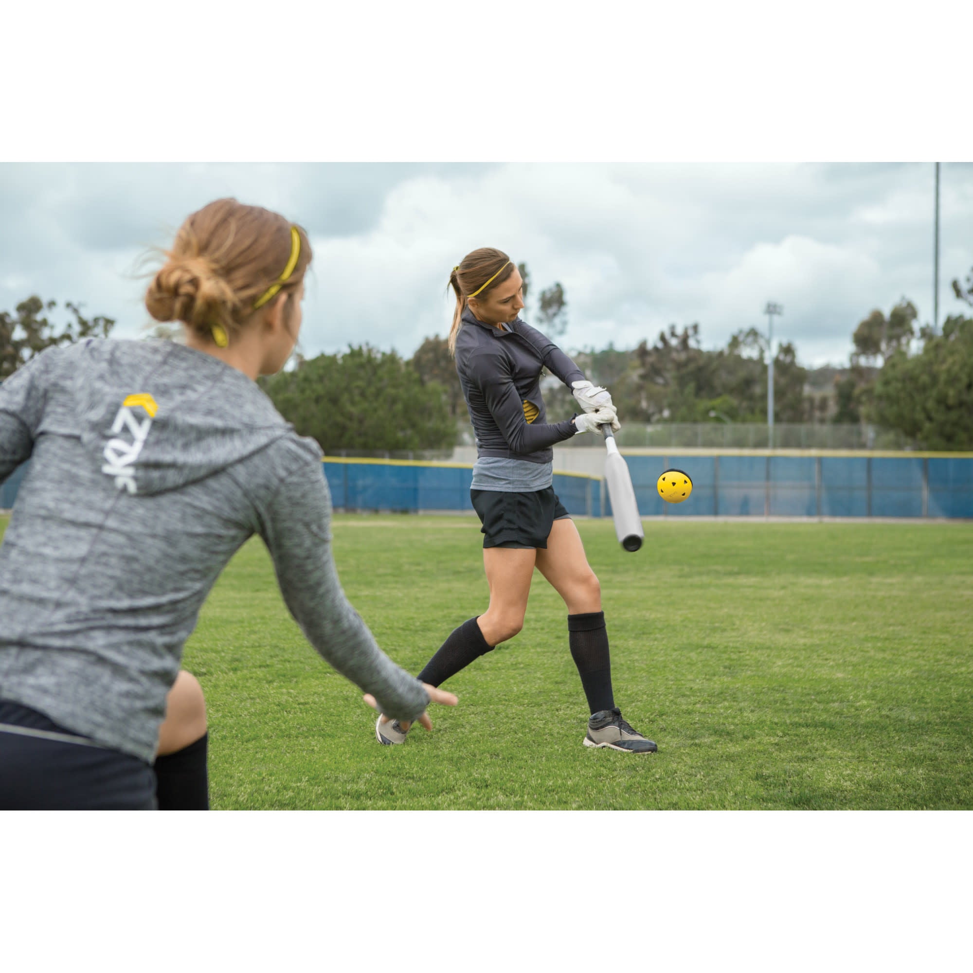 sklz-impact-practice-softballs-softball-trainingsb-lle-mit-pop-back-material-und image 2
