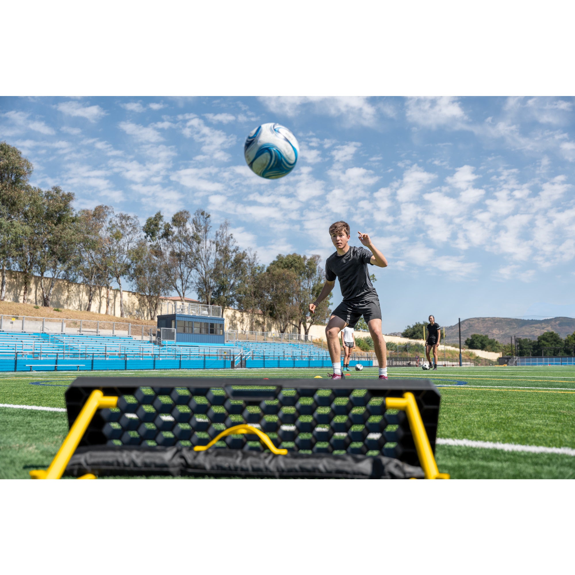 sklz-soccer-trainer-board-fu-ball-rebounder-board-f-r-flache-und-hohe-b-lle image 7