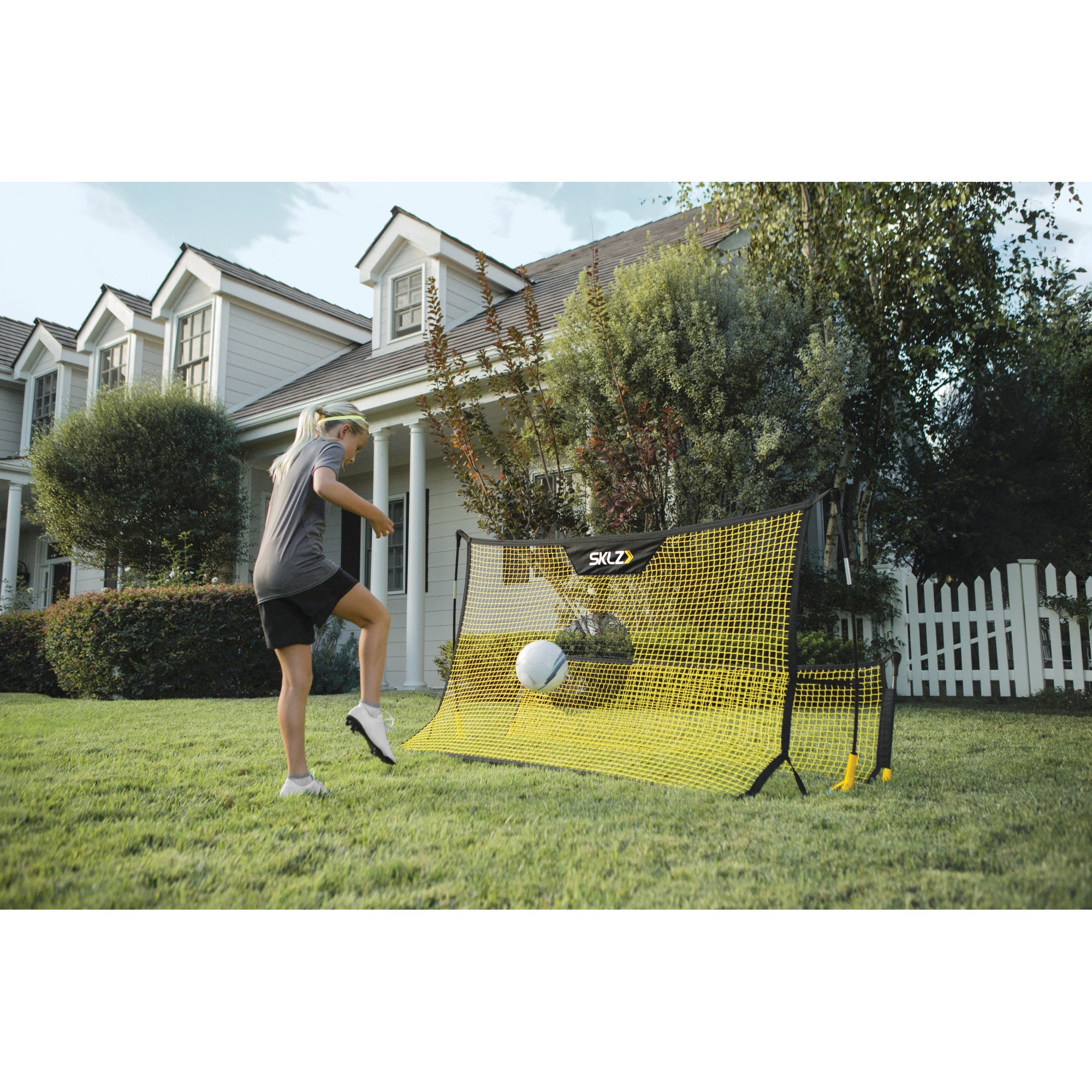 sklz-quickster-soccer-trainer-fu-ball-rebounder-mit-true-roll-netz-f-r-pass-und- image 2