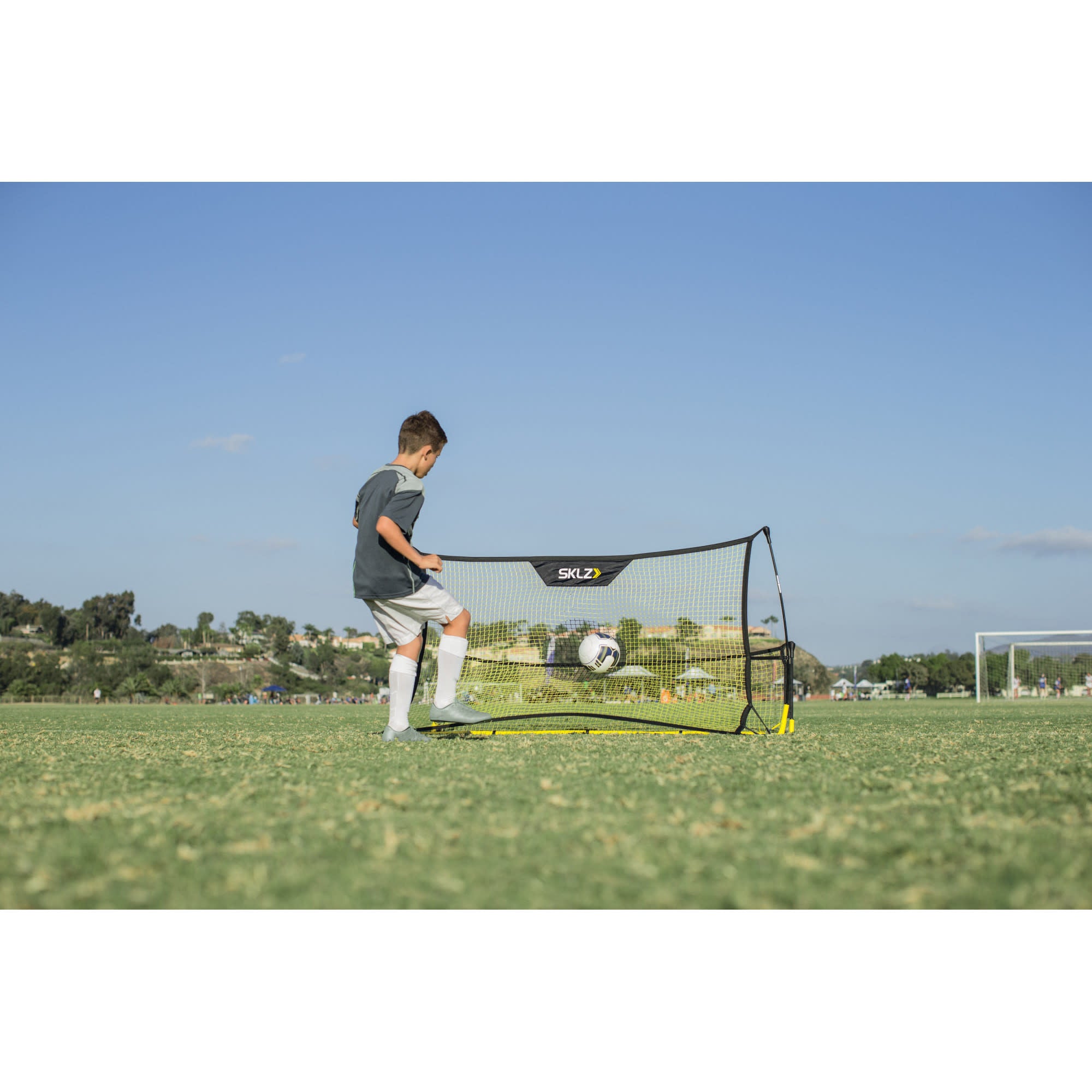 sklz-quickster-soccer-trainer-fu-ball-rebounder-mit-true-roll-netz-f-r-pass-und- image 8
