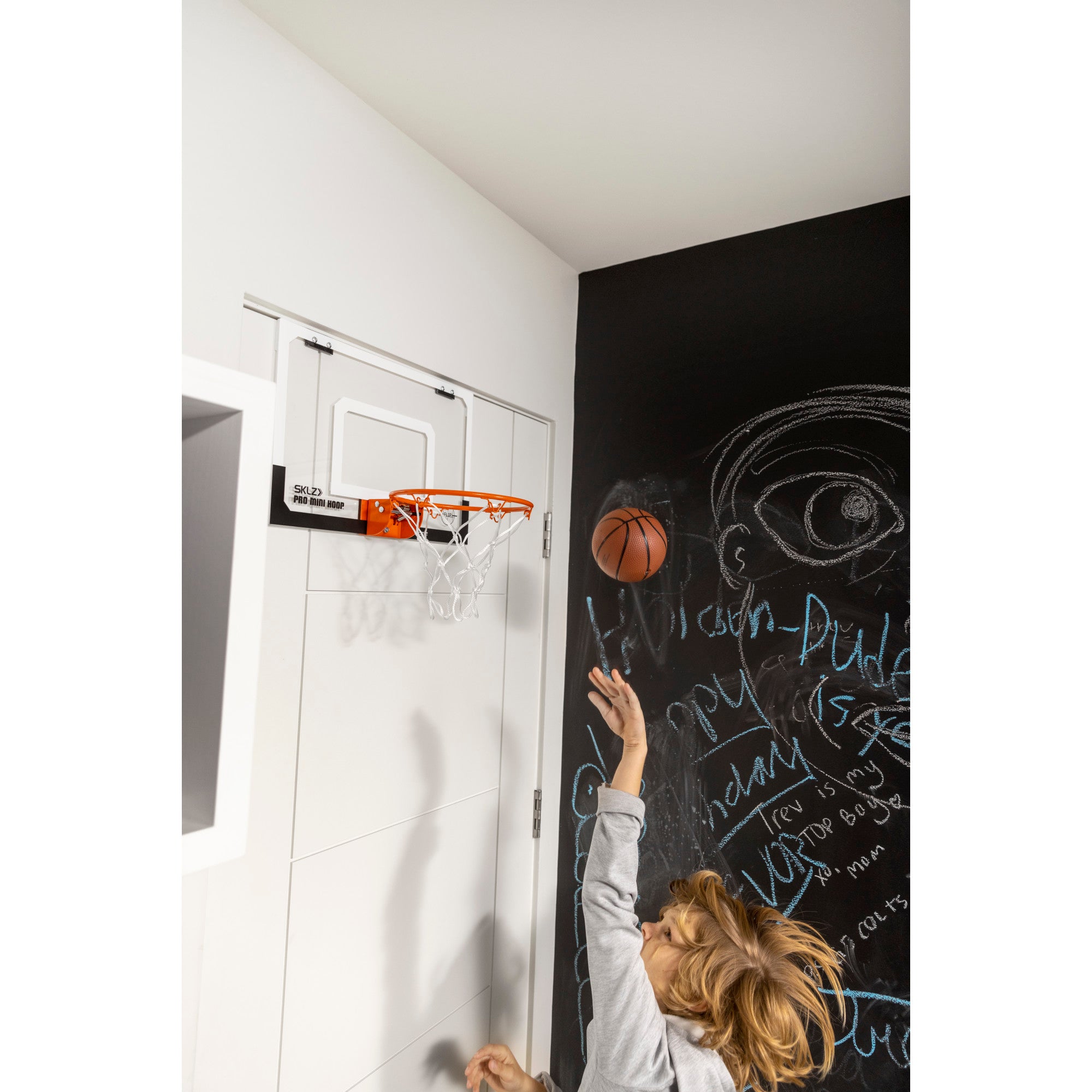sklz-pro-mini-hoop-flip-over-the-door-basketballkorb-mit-klappbarem-ring image 8