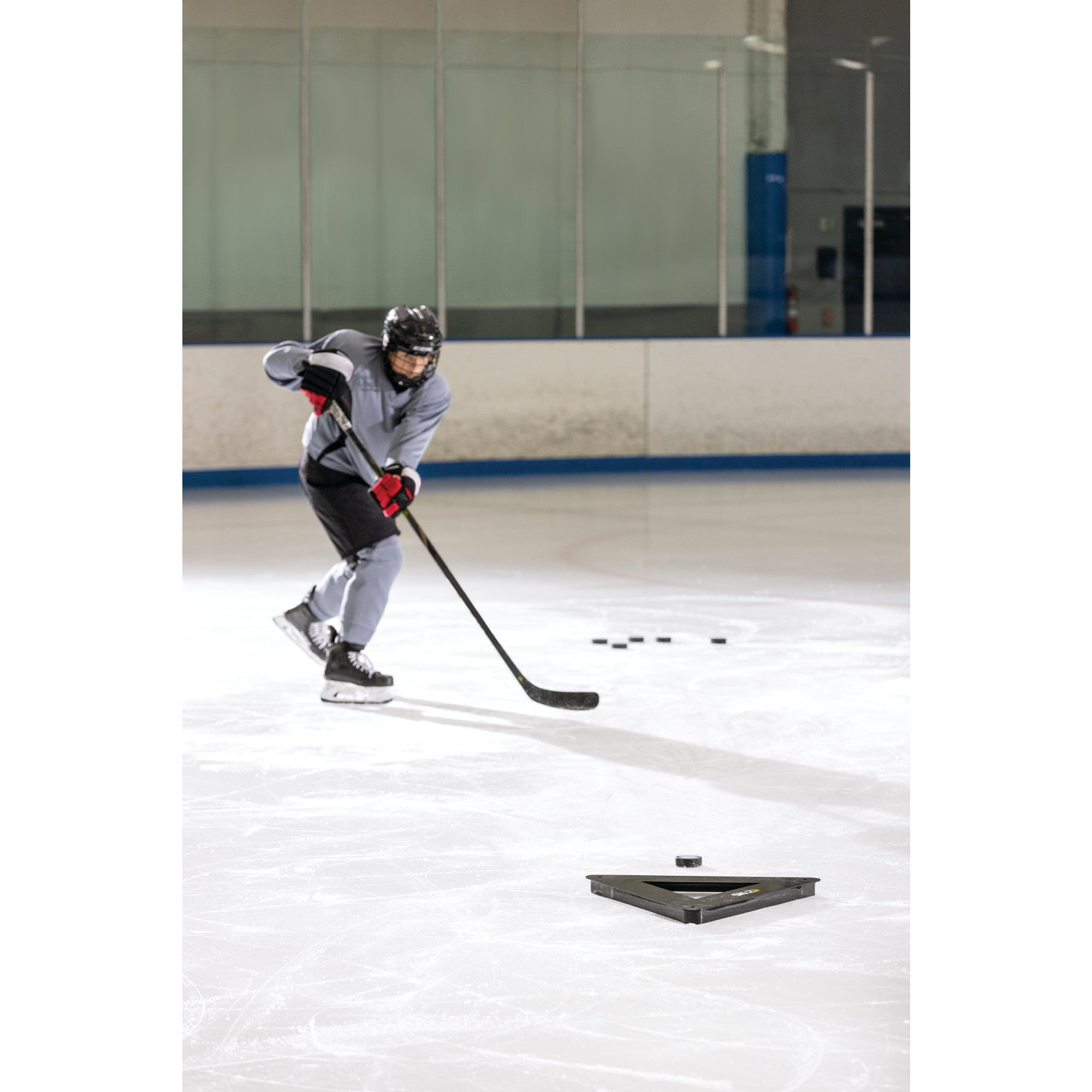 sklz-passing-triangle-hockey-trainingsdreieck-mit-gummi-reboundern-22-passfl-che image 4