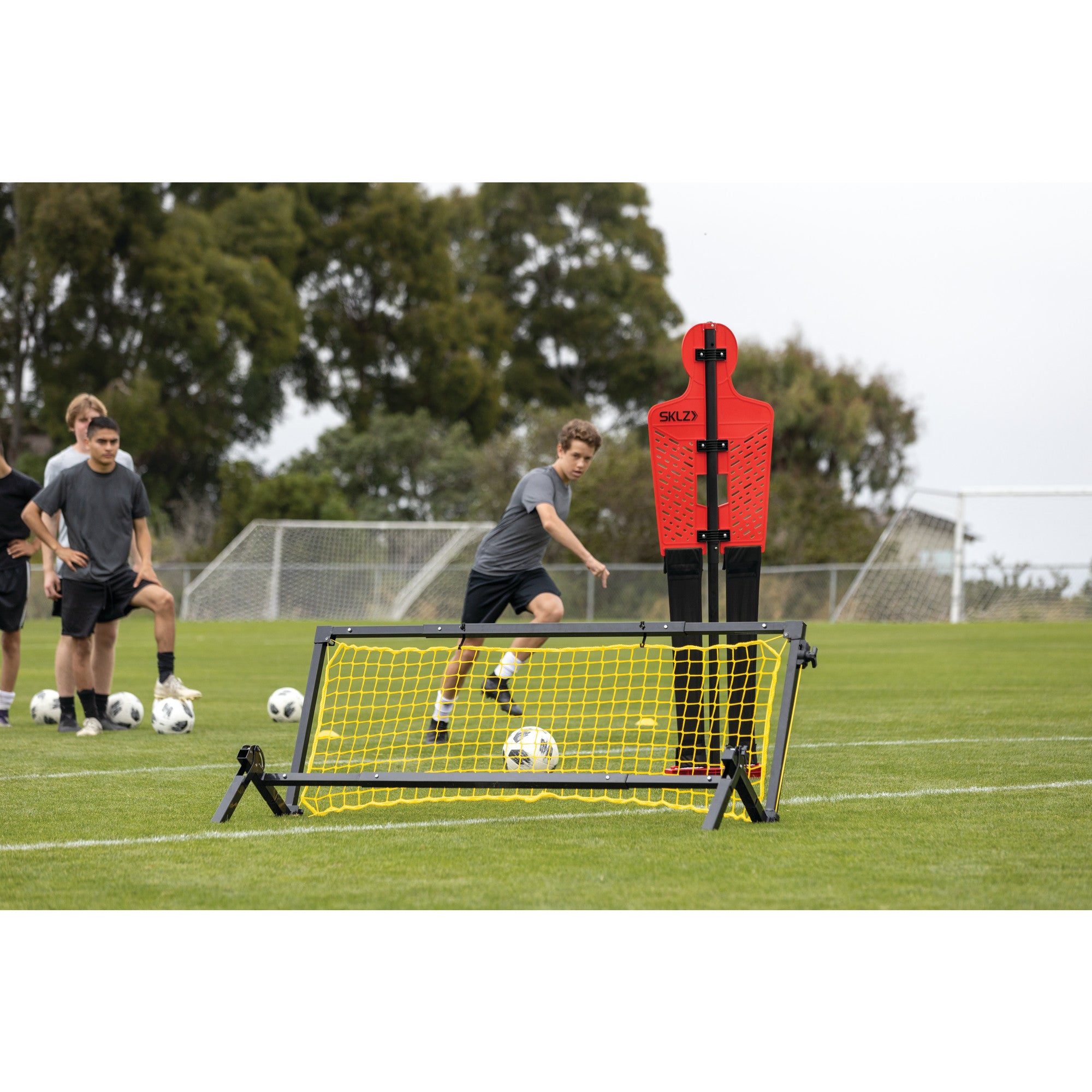 sklz-soccer-trainer-pro-fu-ball-rebounder-mit-verstellbarer-spannung-f-r-torwand image 2