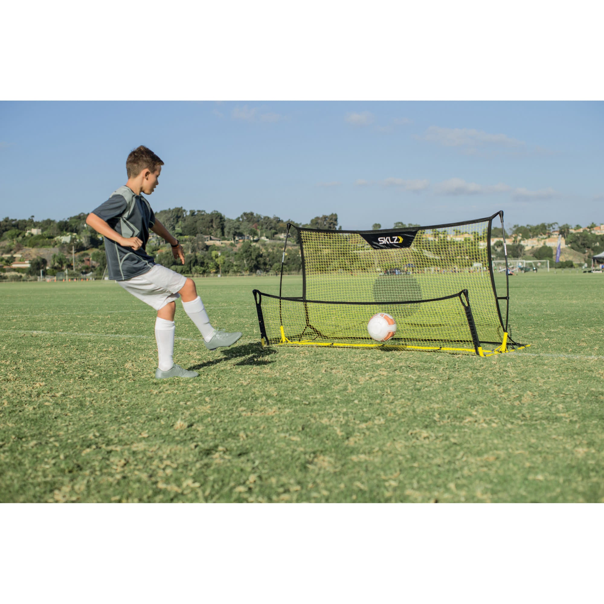 sklz-quickster-soccer-trainer-fu-ball-rebounder-mit-true-roll-netz-f-r-pass-und- image 5