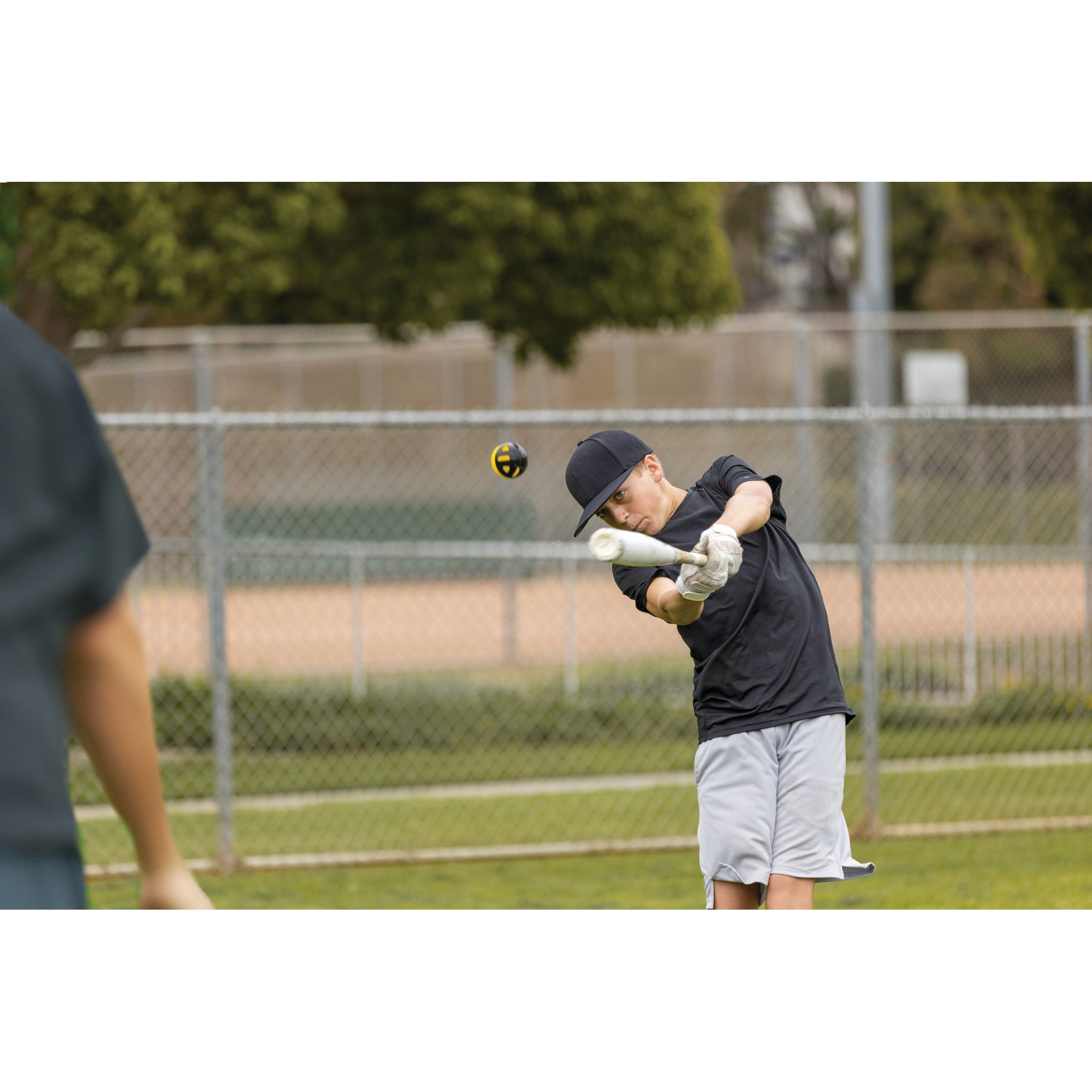 sklz-impact-practice-baseballs-pop-back-trainingsb-lle image 7